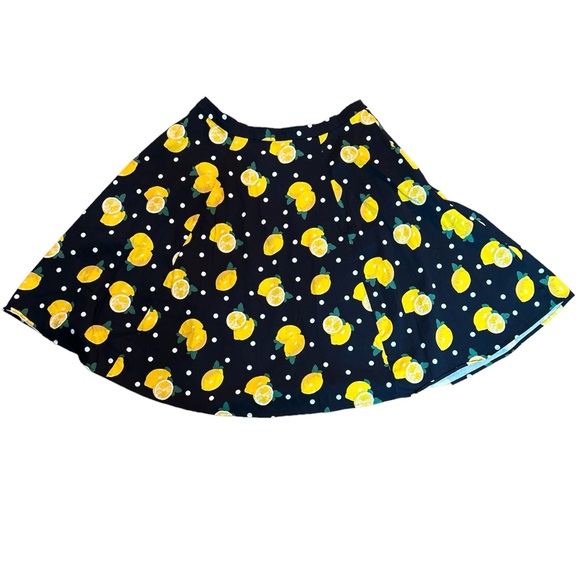 Collectif Matilde Skirt Black with white polka dots and lemons size:4X NWOT - Picture 2 of 4